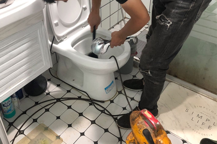 和庆镇疏通下水道