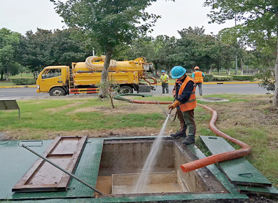 和庆镇化油池清理
