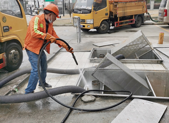 和庆镇隔油池清理